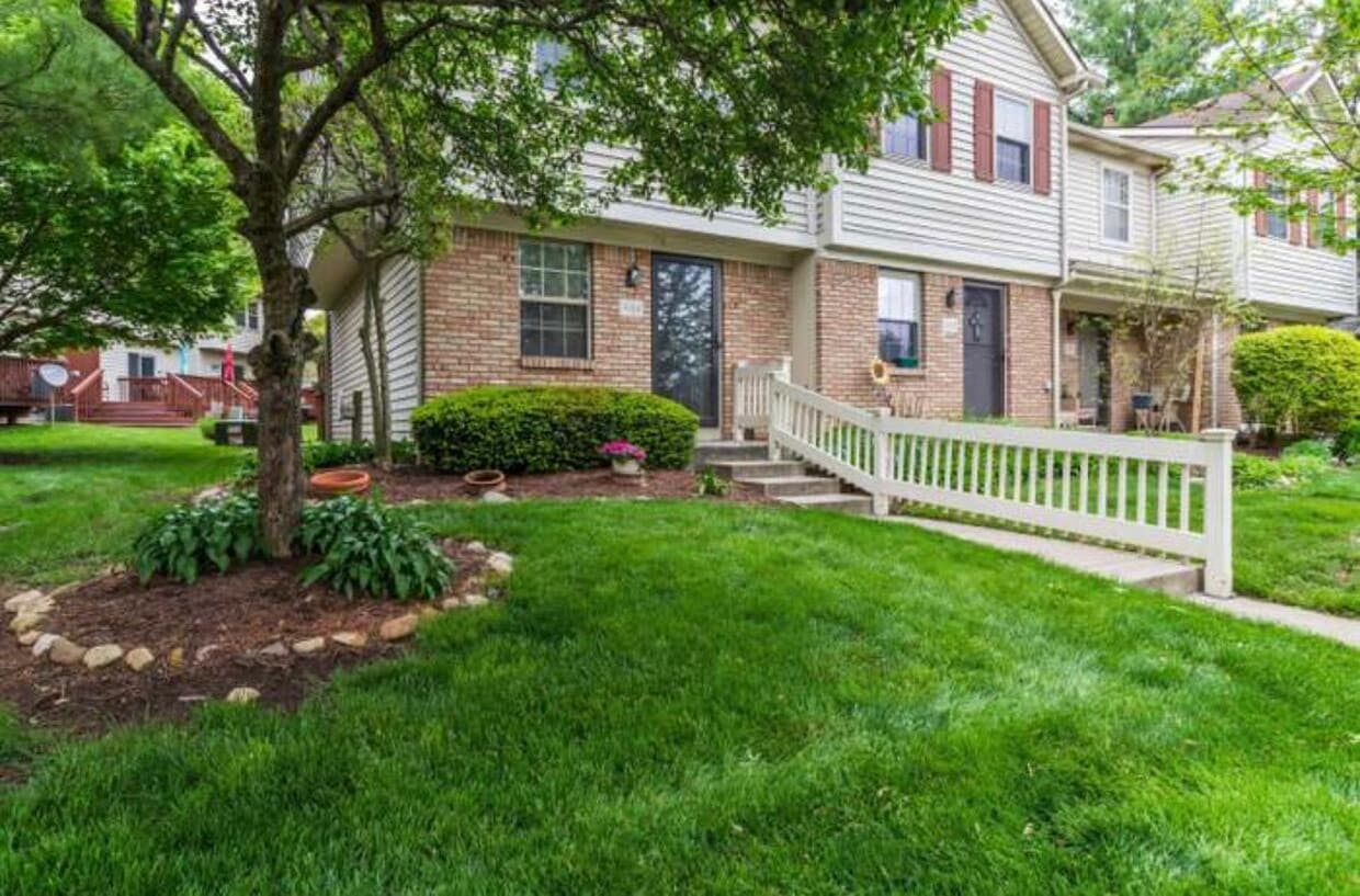 Primary Photo - 486 Foxtrail Cir E