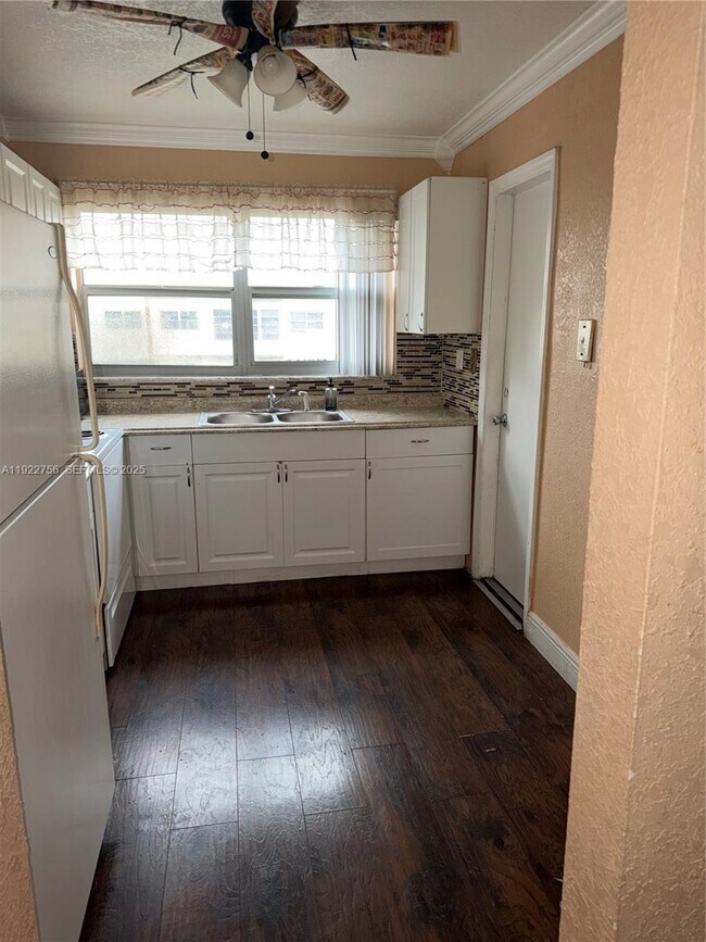 Foto del edificio - 4042 NW 19th St