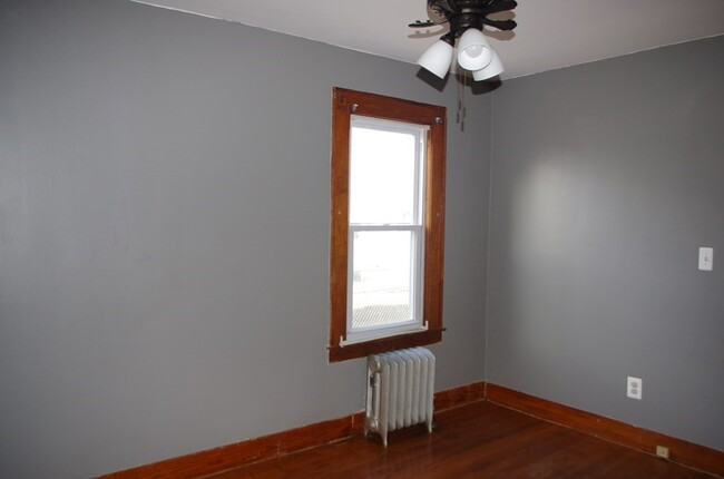 Building Photo - 124 Muzzy St