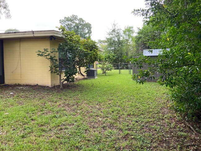 Foto del edificio - 7990 Carlotta Rd S