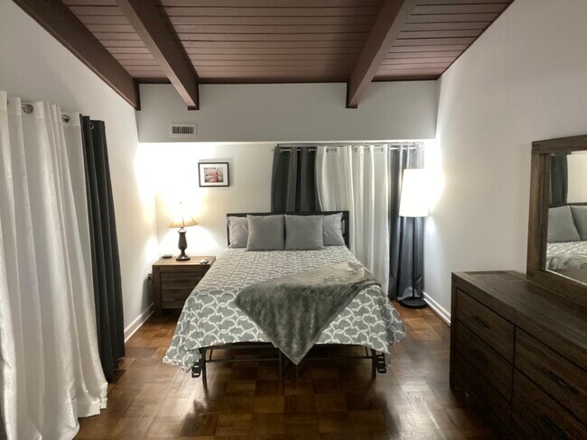 Foto del edificio - 11328 Cherry Hill Rd