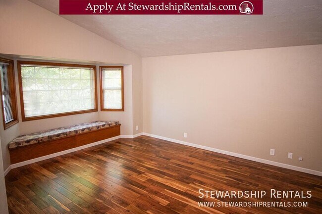 Foto del edificio - 5051 Forsythia St