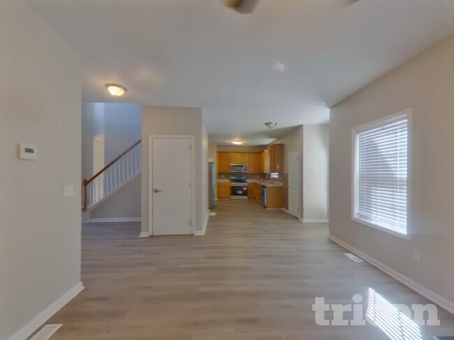 Foto del edificio - 374 Madison Ave