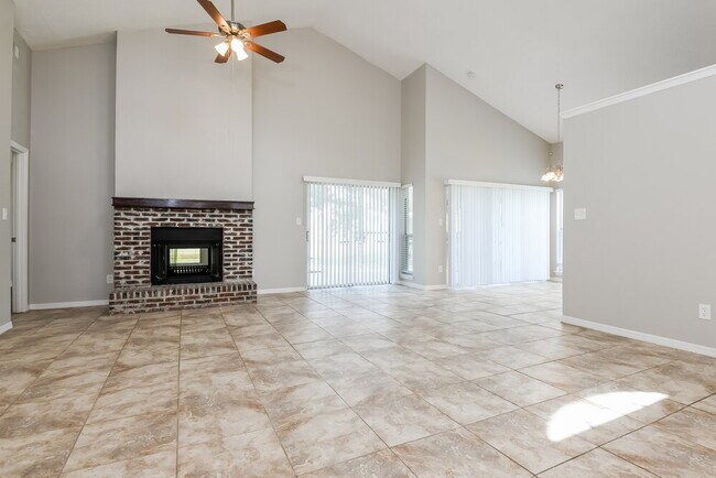 Building Photo - 828 Longleaf Pine Ct