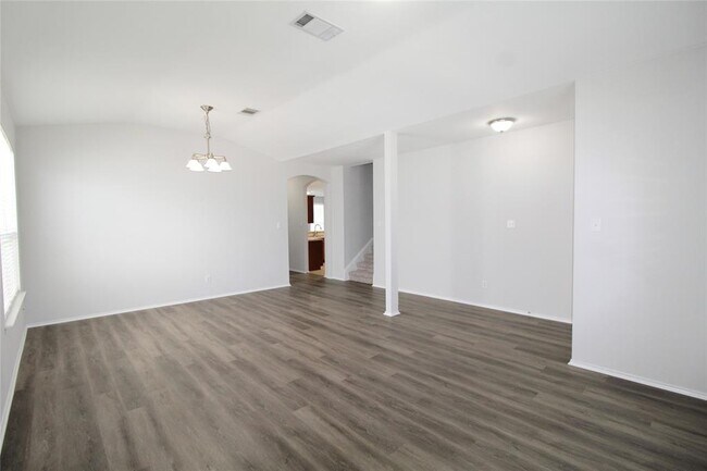 Building Photo - 2433 Green Meadows Ln
