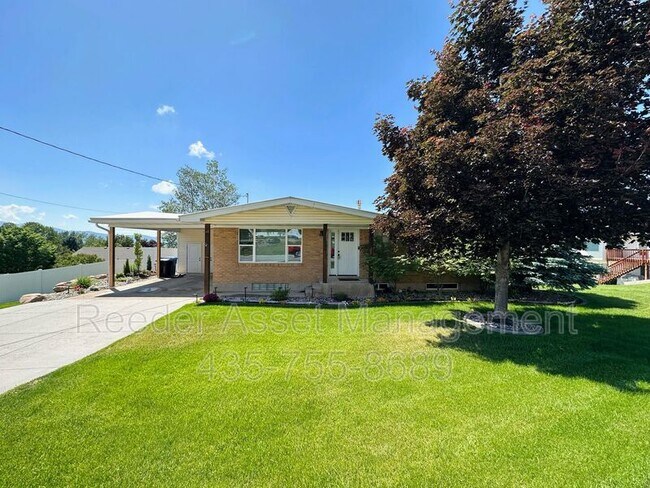 Building Photo - 165 N 400 E
