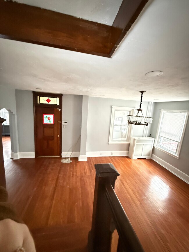 Building Photo - 415 E Sanger St