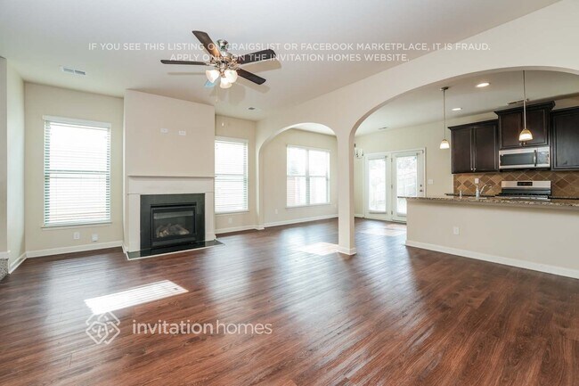 Building Photo - 2813 Birmingham Dr
