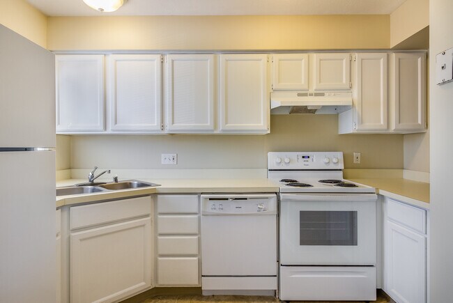 Foto del edificio - 2196 Regency Dr