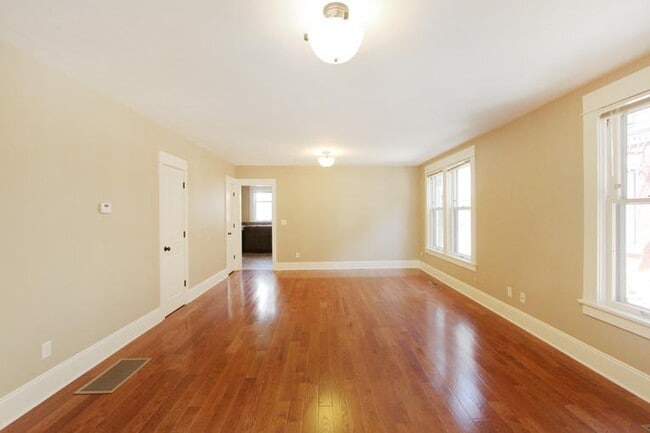 Foto del edificio - 843 Cherry St SE