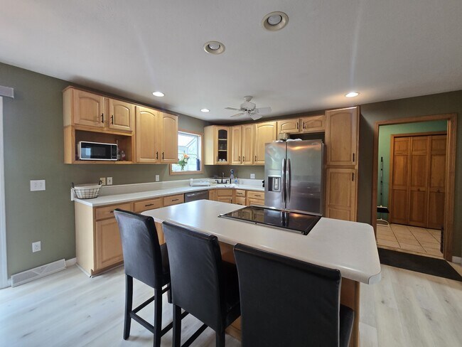 Foto del edificio - 9444 Windsong Ln