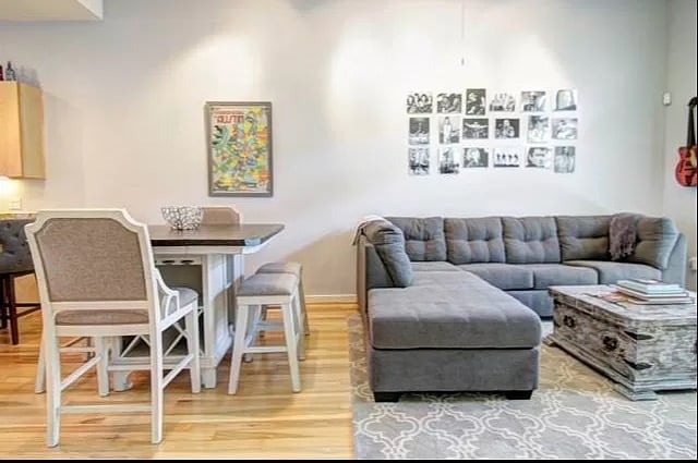 Foto del edificio - 119 W Maple Ave