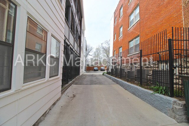 Foto del edificio - 4244 Campbell St