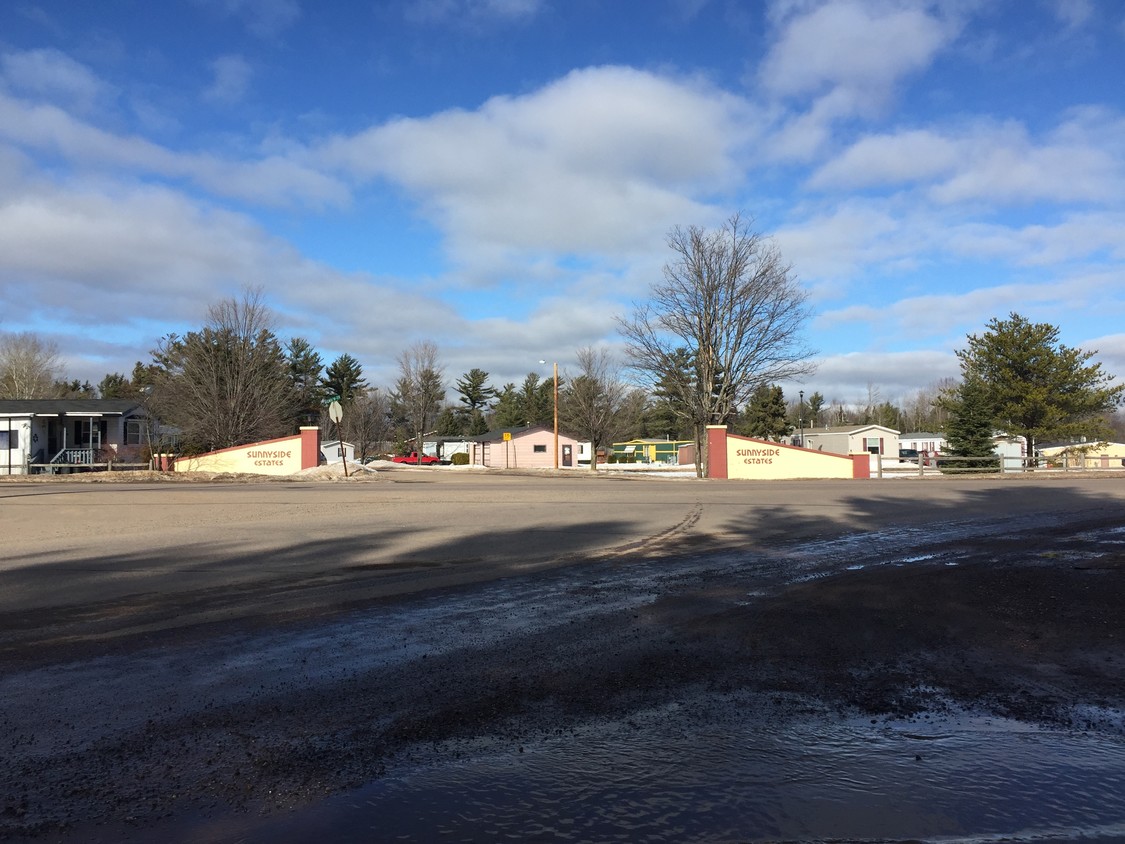 Building Photo - Sunnyside Mobile Home Park