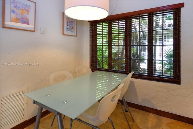Foto del edificio - 1301 Milan Ave