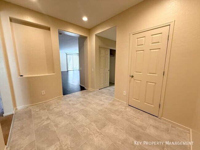 Building Photo - 2660 Dirleton Pl