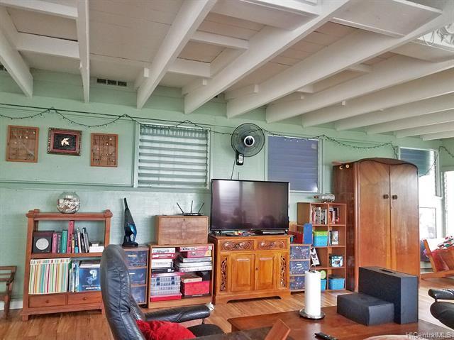 Building Photo - 1507 Ulupuni St