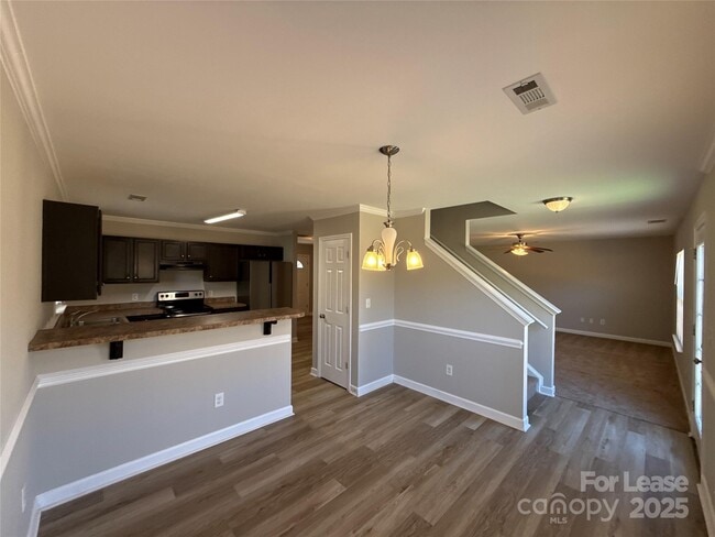 Building Photo - 4713 Brewer Dr