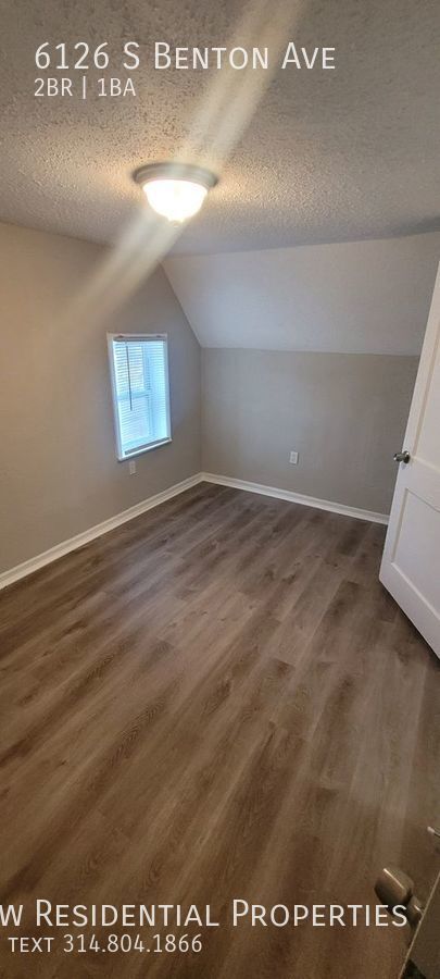Foto del edificio - 6126 S Benton | $1,050 | 2bd 1bath
