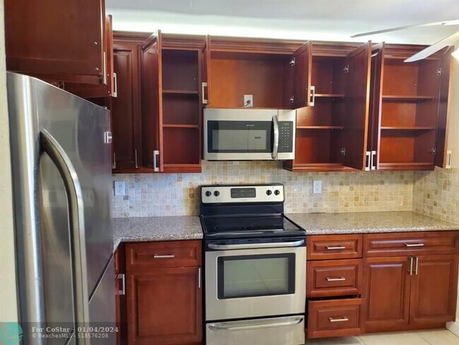 Foto del edificio - 4321 Carambola Cir