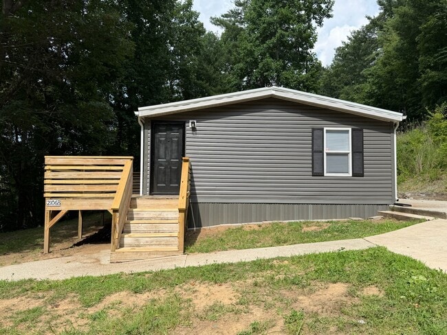 Building Photo - 2106 Wilson Rd