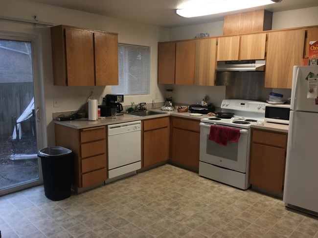 Building Photo - Garden Apartments