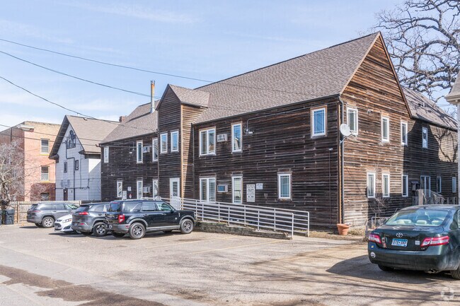 Foto del edificio - 2406 Lyndale Ave S