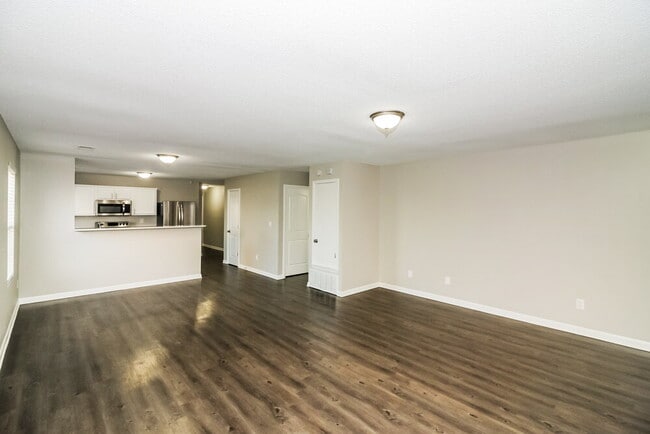 Building Photo - 7807 Birdwood Dr