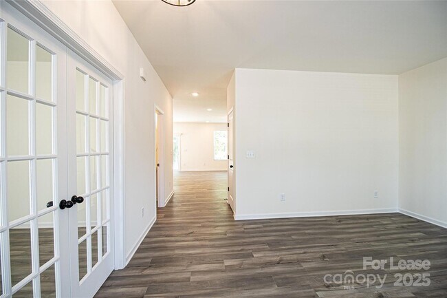 Foto del edificio - 3030 Falling Stone Cir