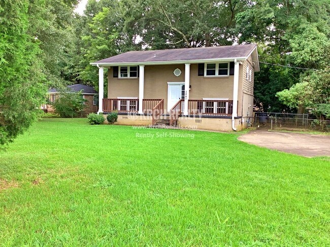 Building Photo - Beautiful 4 bedroom, 2.5 bathroom home!!