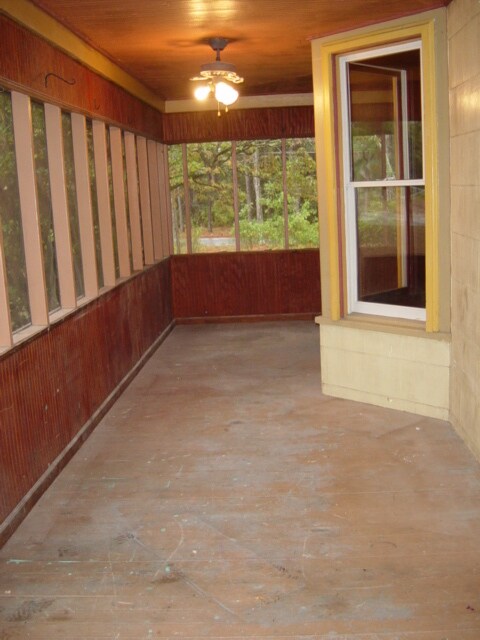 Building Photo - 155 S Cherry St