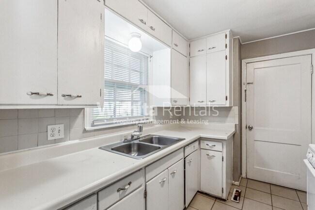 Foto del edificio - 3 bedroom 1 bath home