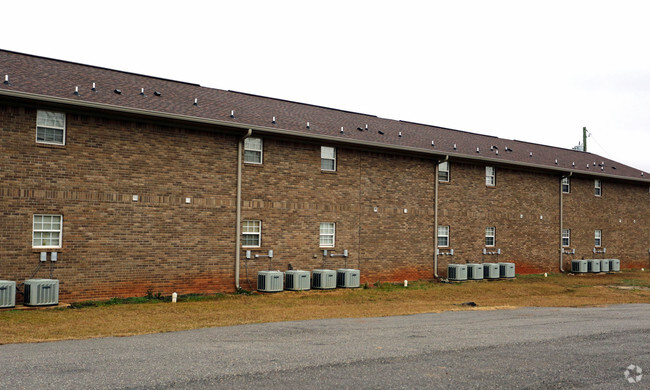 Building Photo - Cottondale Efficiency Apartments