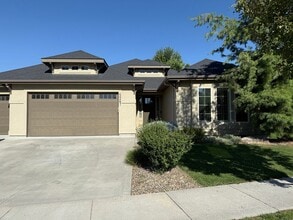 Building Photo - 5267 N Mitchum Ave
