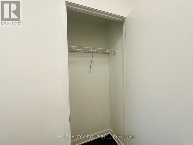 Photo du bâtiment - 185 Alberta Ave