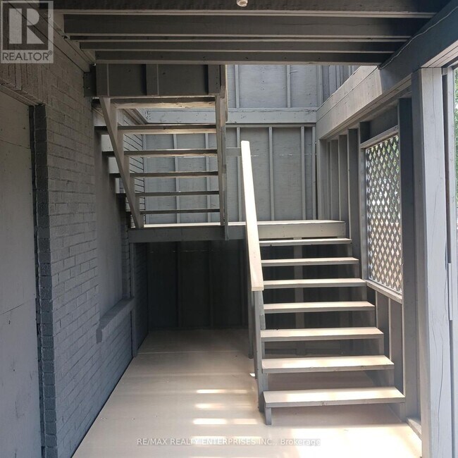 Building Photo - 12993 Steeles Ave