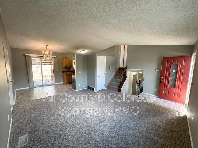 Building Photo - 2045 Grosbear Ln