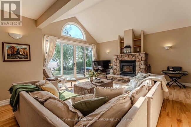 Photo du bâtiment - 1338 Spyglass Point Rd