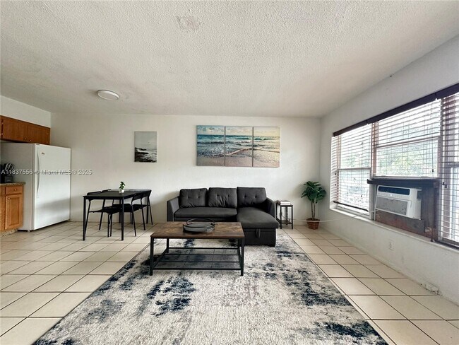 Foto del edificio - 3100 NE 9th St