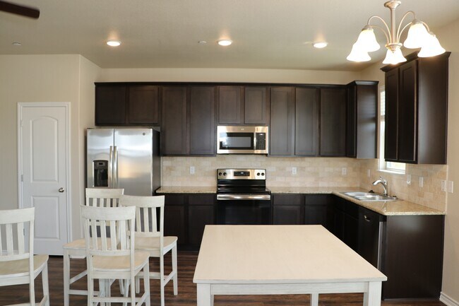 Foto del edificio - 748 Westfield Blvd