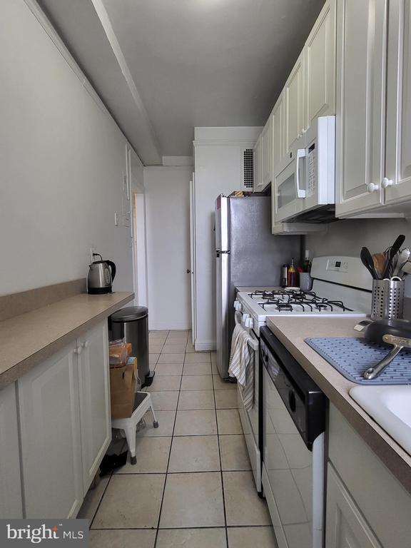 Building Photo - 2031 Locust St