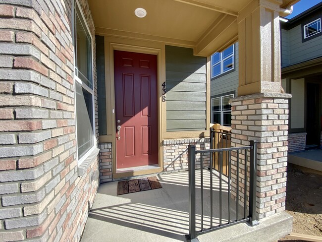 Building Photo - 438 Courtfield Way