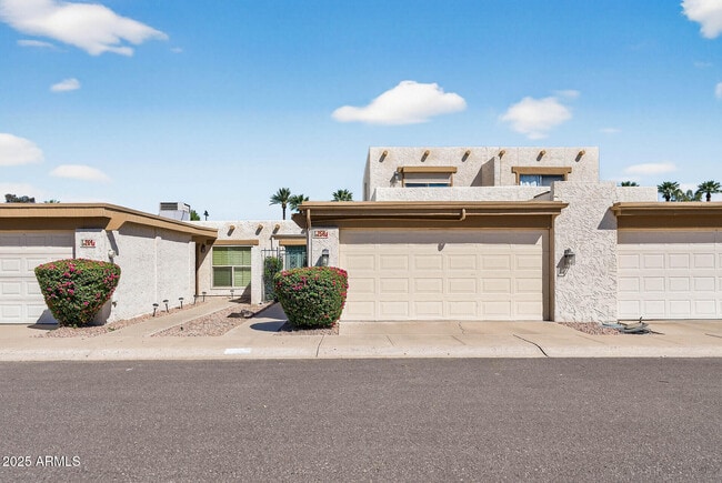 Building Photo - 258 W Maya Dr