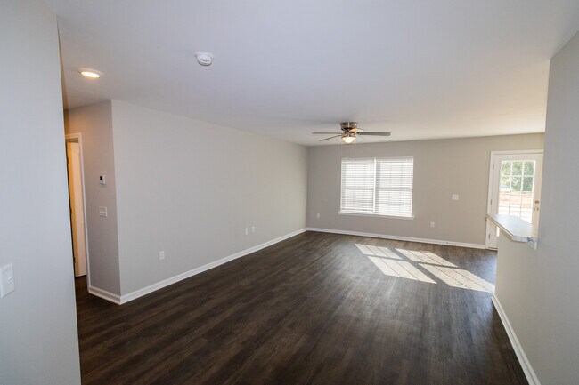 Foto del edificio - 123 Callaway Cres