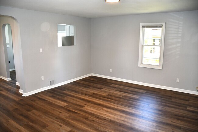 Foto del edificio - NEW LISTING!!! 3 Bedroom House - MOVE IN SPECIAL