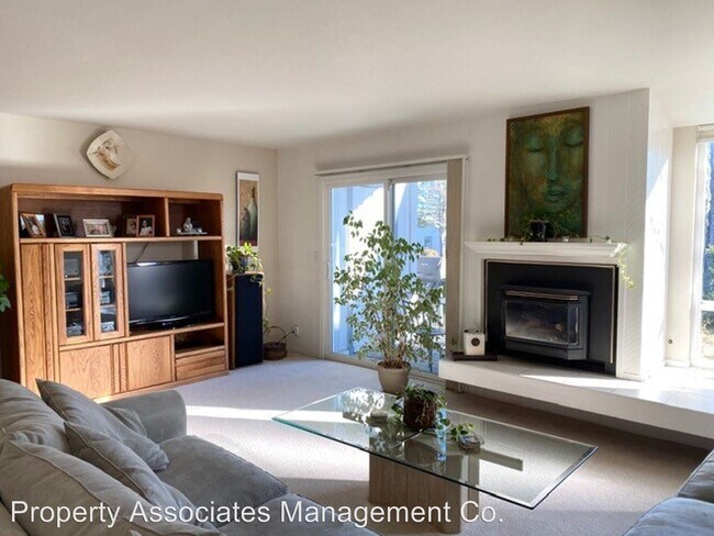 Building Photo - 2 br, 1.5 bath House - 107 Rockwood Way