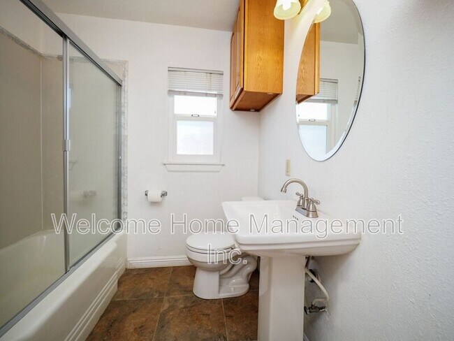 Foto del edificio - 15184 Norton St