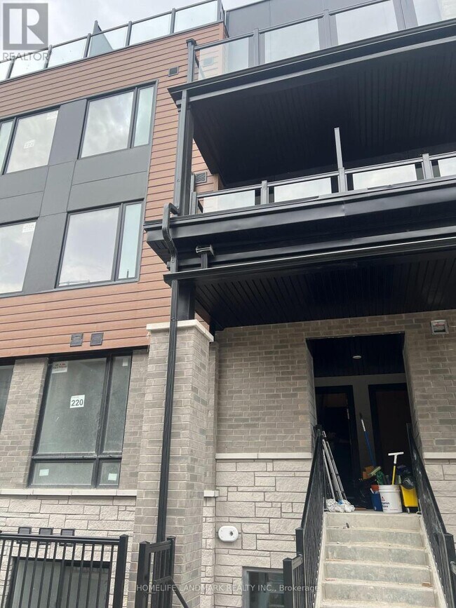 Photo du bâtiment - 117 Marydale Ave