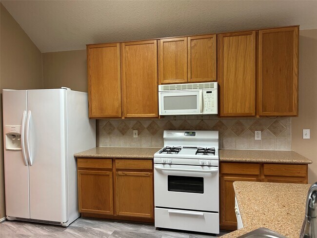 Foto del edificio - 5018 Rocky Manor Ln