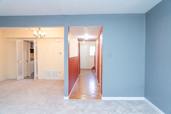 Foto del edificio - 1054 Cheshire Ct